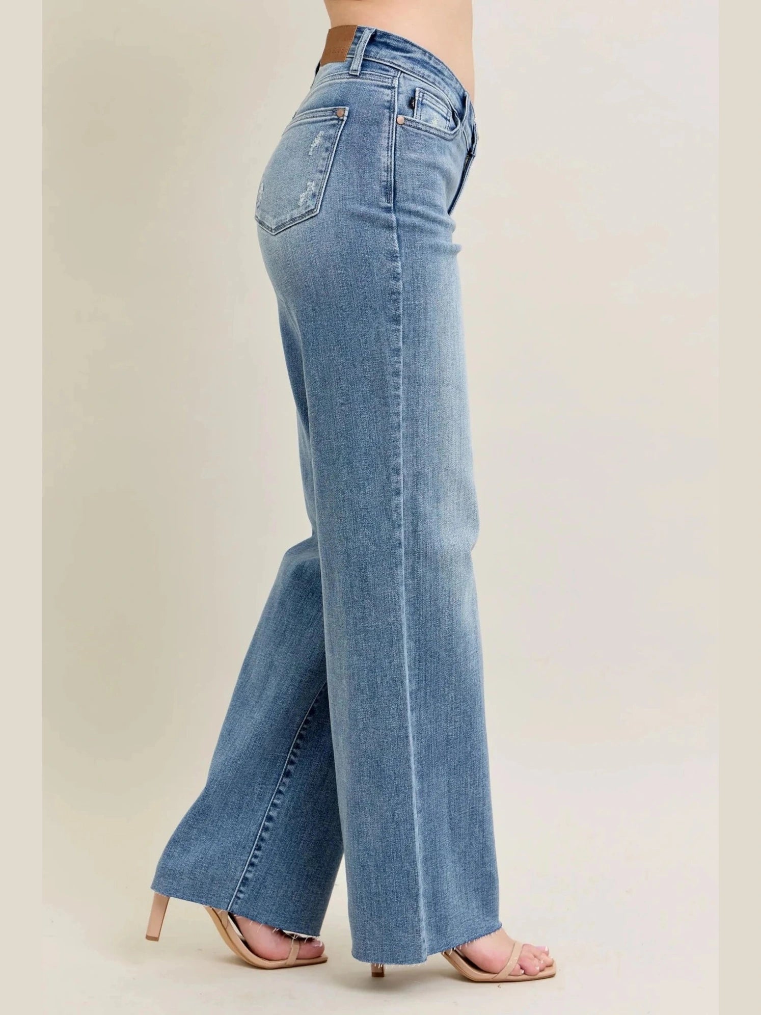 Judy Blue Full Size V - Front Baggy Jeans Plus Size - Courbe et Compagnie