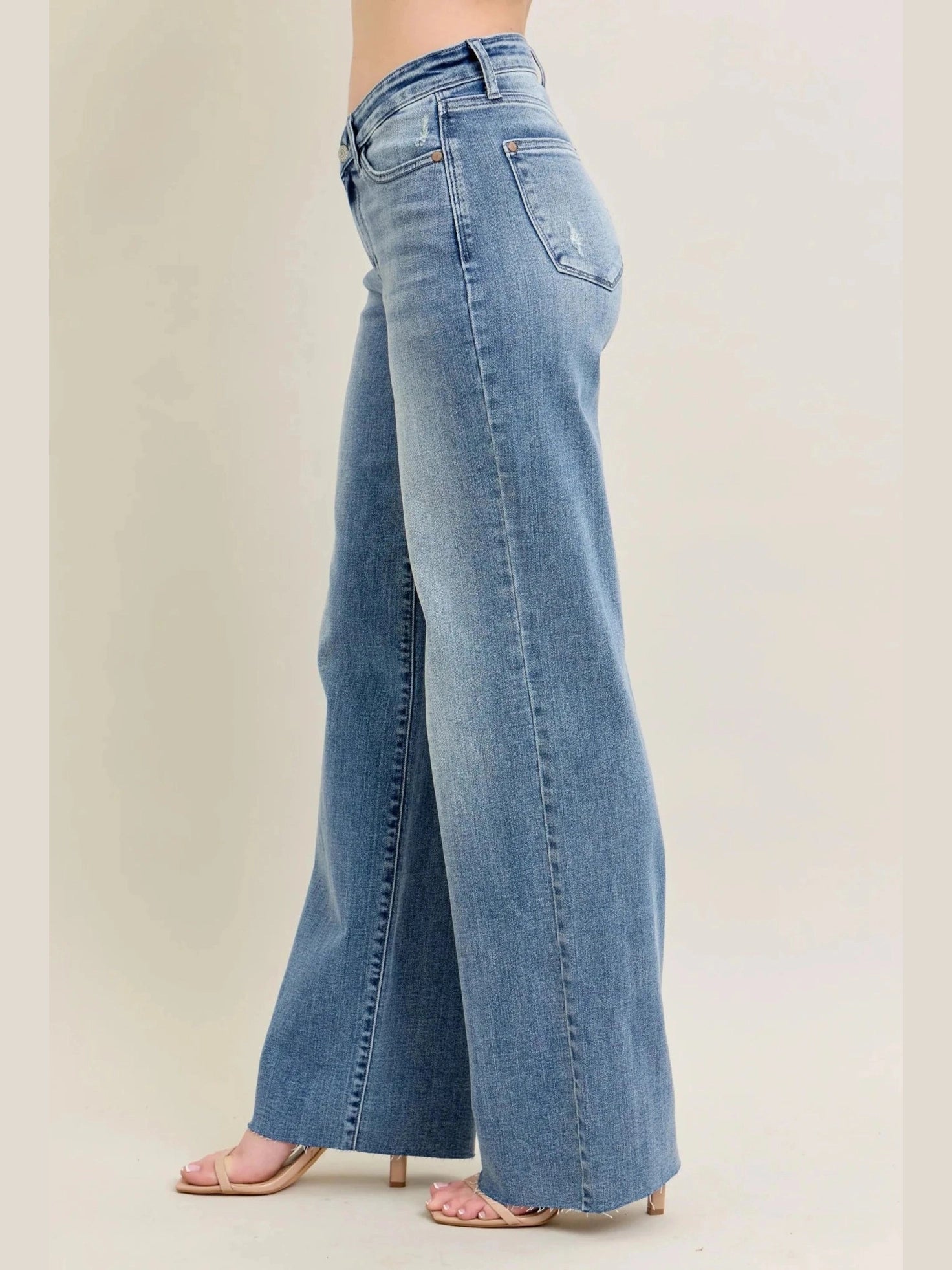 Judy Blue Full Size V - Front Baggy Jeans Plus Size - Courbe et Compagnie