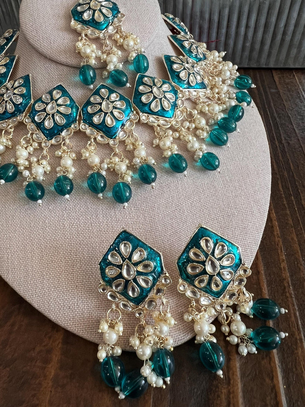 Kundan Necklace Set Gold Plated | Indian Bridal Polki Jewelry | Wedding Necklace Earrings & Maang Tikka | Ethnic Festive Jewelry - Courbe et Compagnie