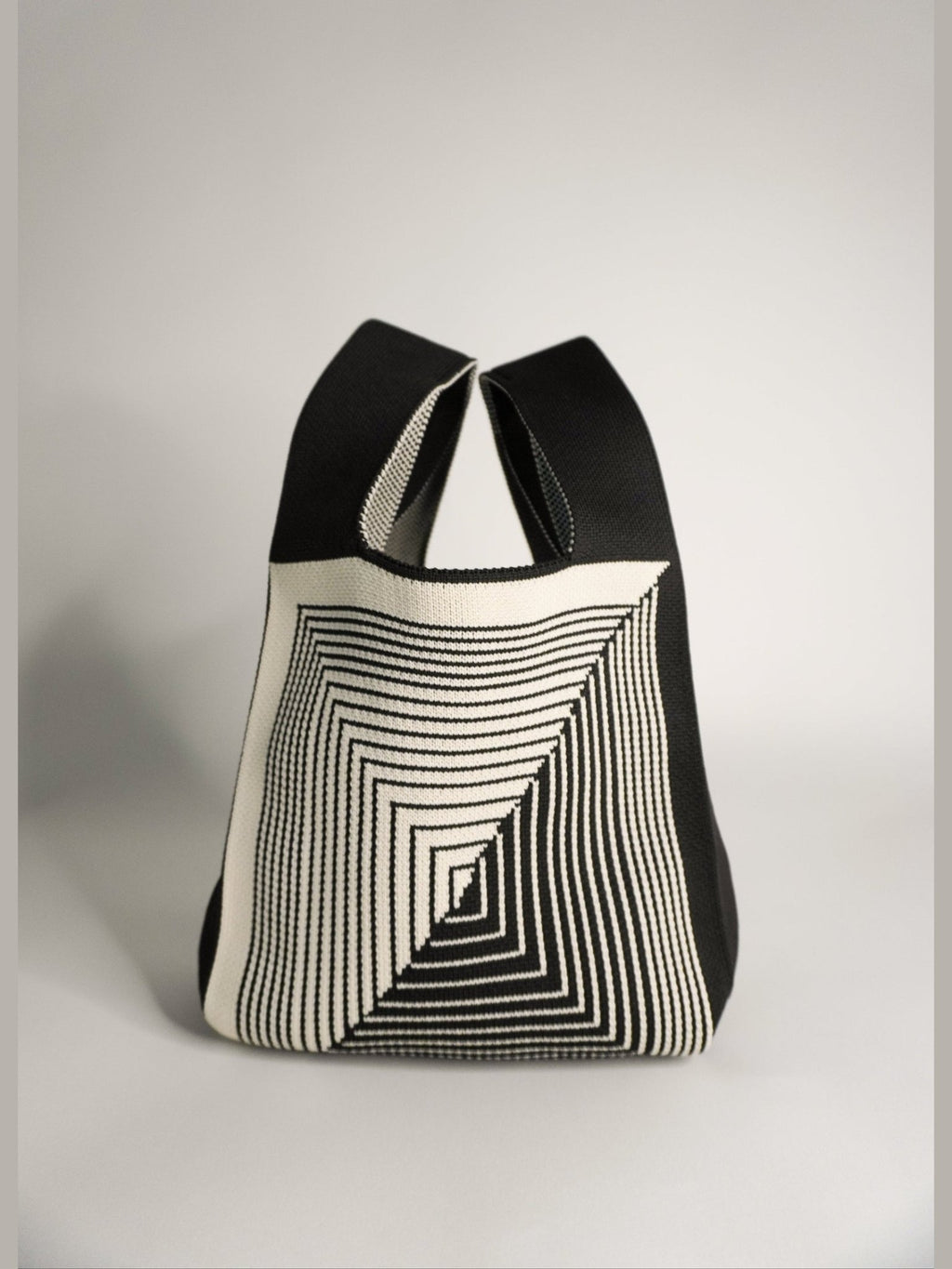 Labyrinth Black Handbag - Courbe et Compagnie