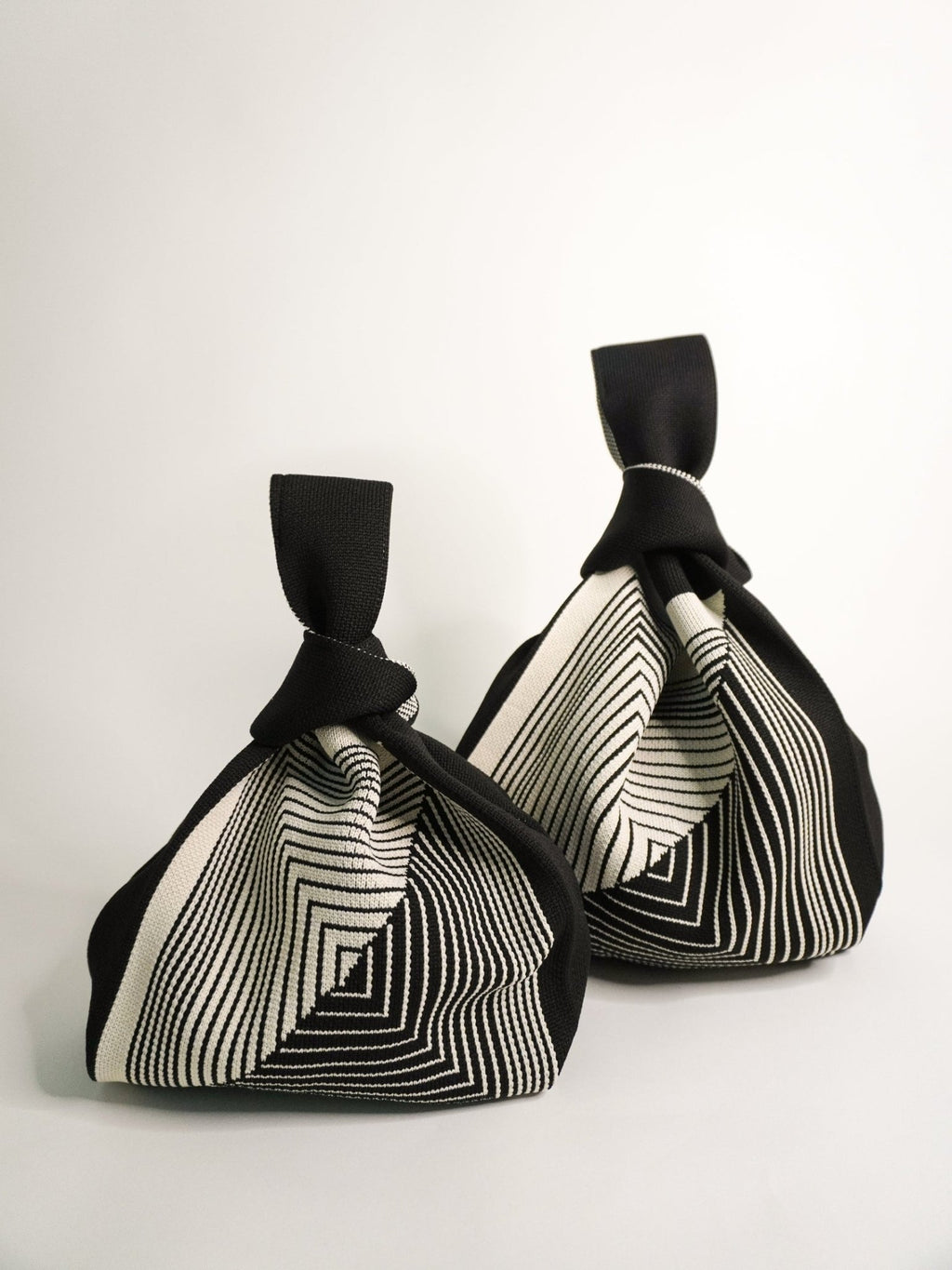 Labyrinth Black Handbag - Courbe et Compagnie