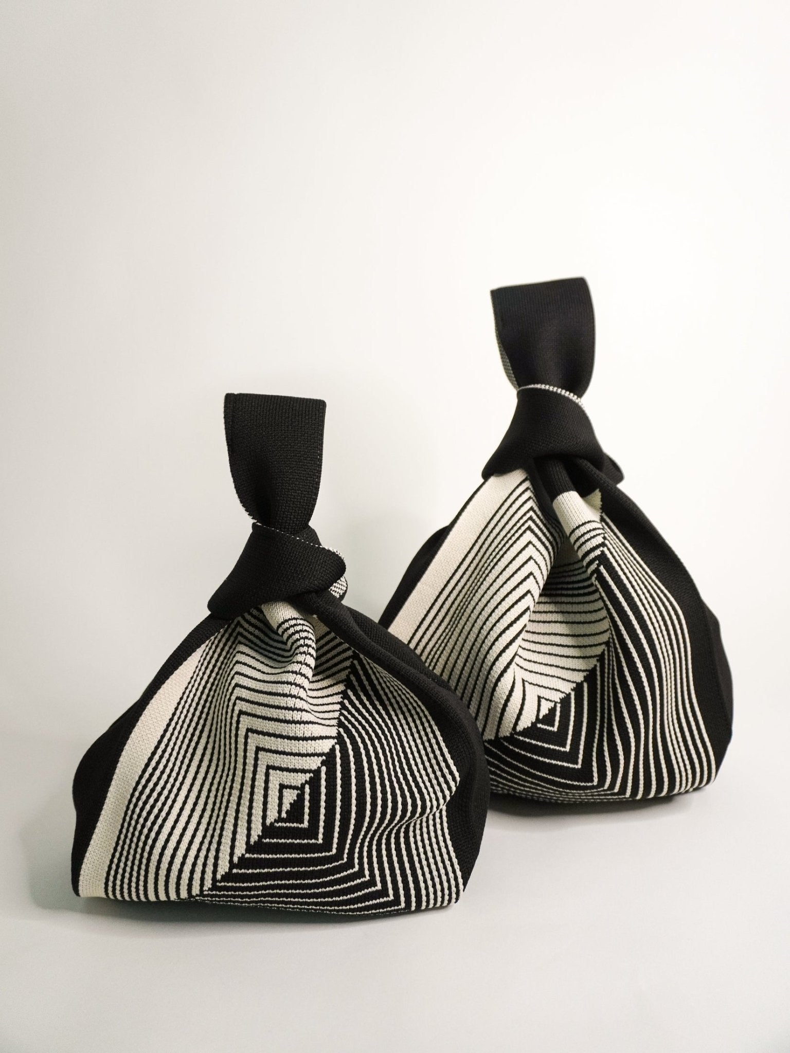 Labyrinth Black Handbag - Courbe et Compagnie
