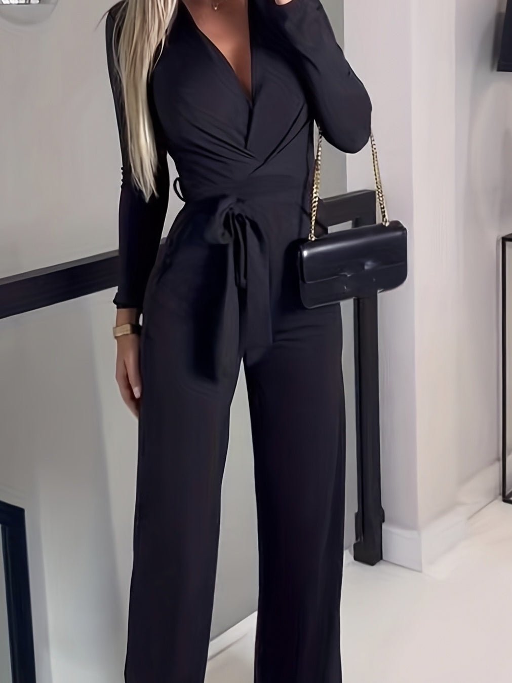 Ladies' Fashionable Slim Fit Sexy V-neck Long Sleeved Slimming Jumpsuit - Courbe et Compagnie
