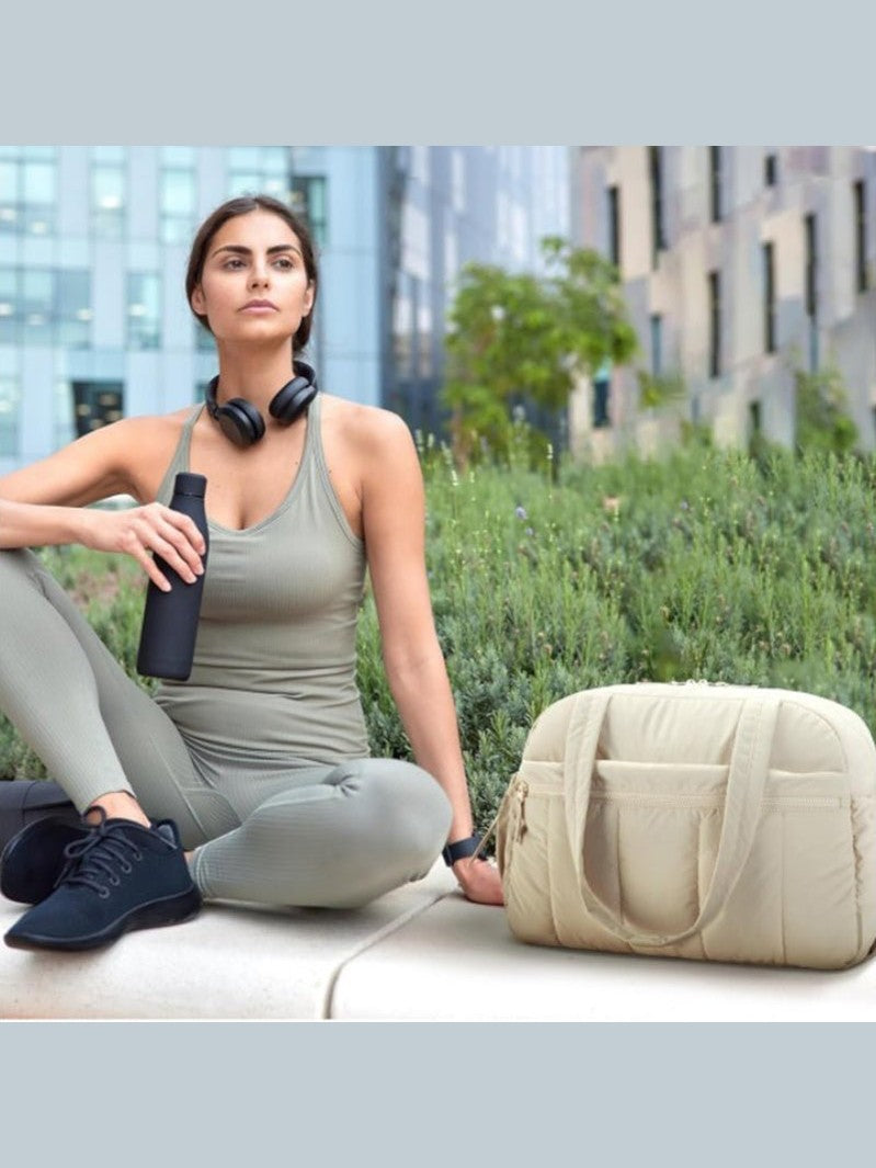 Large Capacity Carry-On Travel Duffel Bag for Women, with Shoulder Strap, Ideal for Weekend Overnight Trips and Sport Gym Use - Courbe et Compagnie