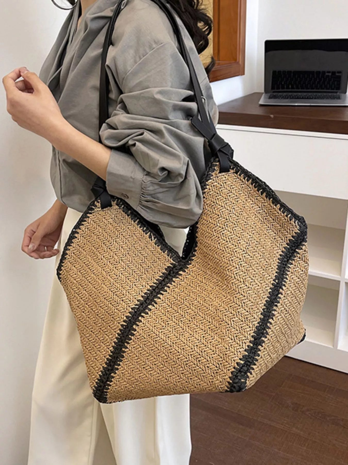 Large Woven Straw Shoulder Bag - Courbe et Compagnie