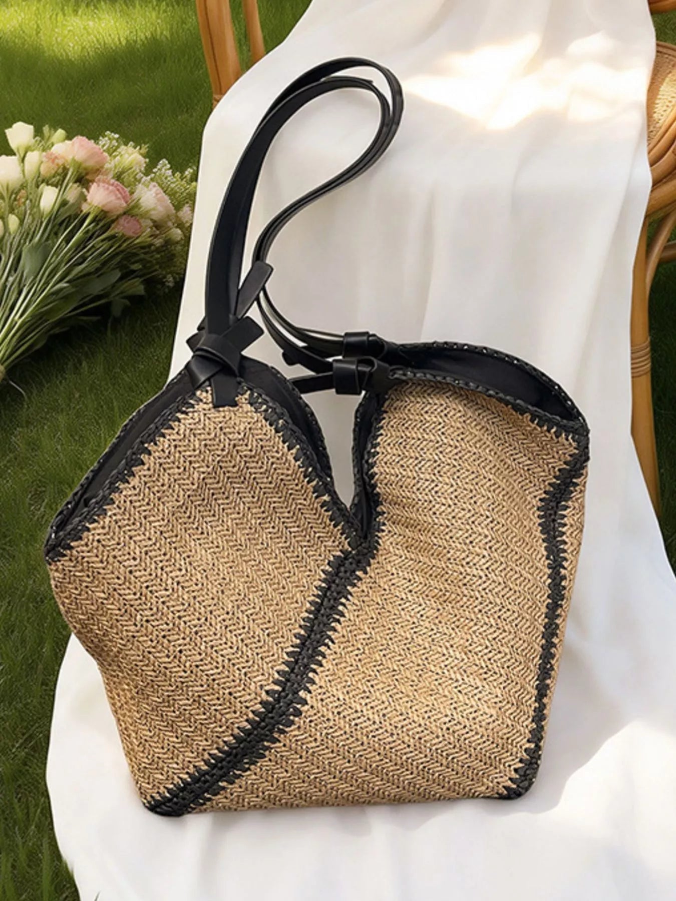 Large Woven Straw Shoulder Bag - Courbe et Compagnie