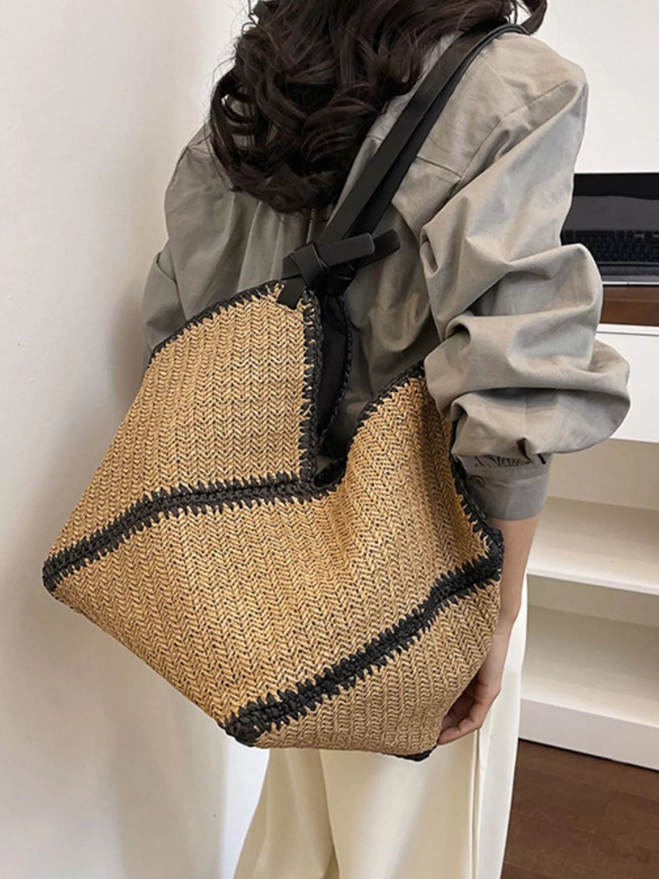 Large Woven Straw Shoulder Bag - Courbe et Compagnie