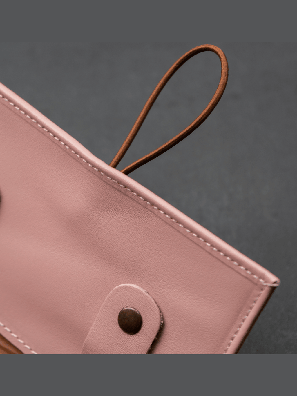 Leather Pink Travel Tech Organizer - Riverside - Courbe et Compagnie