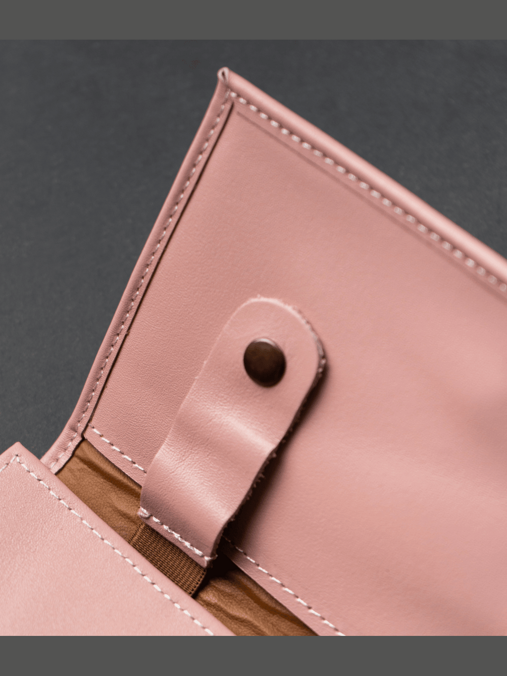 Leather Pink Travel Tech Organizer - Riverside - Courbe et Compagnie
