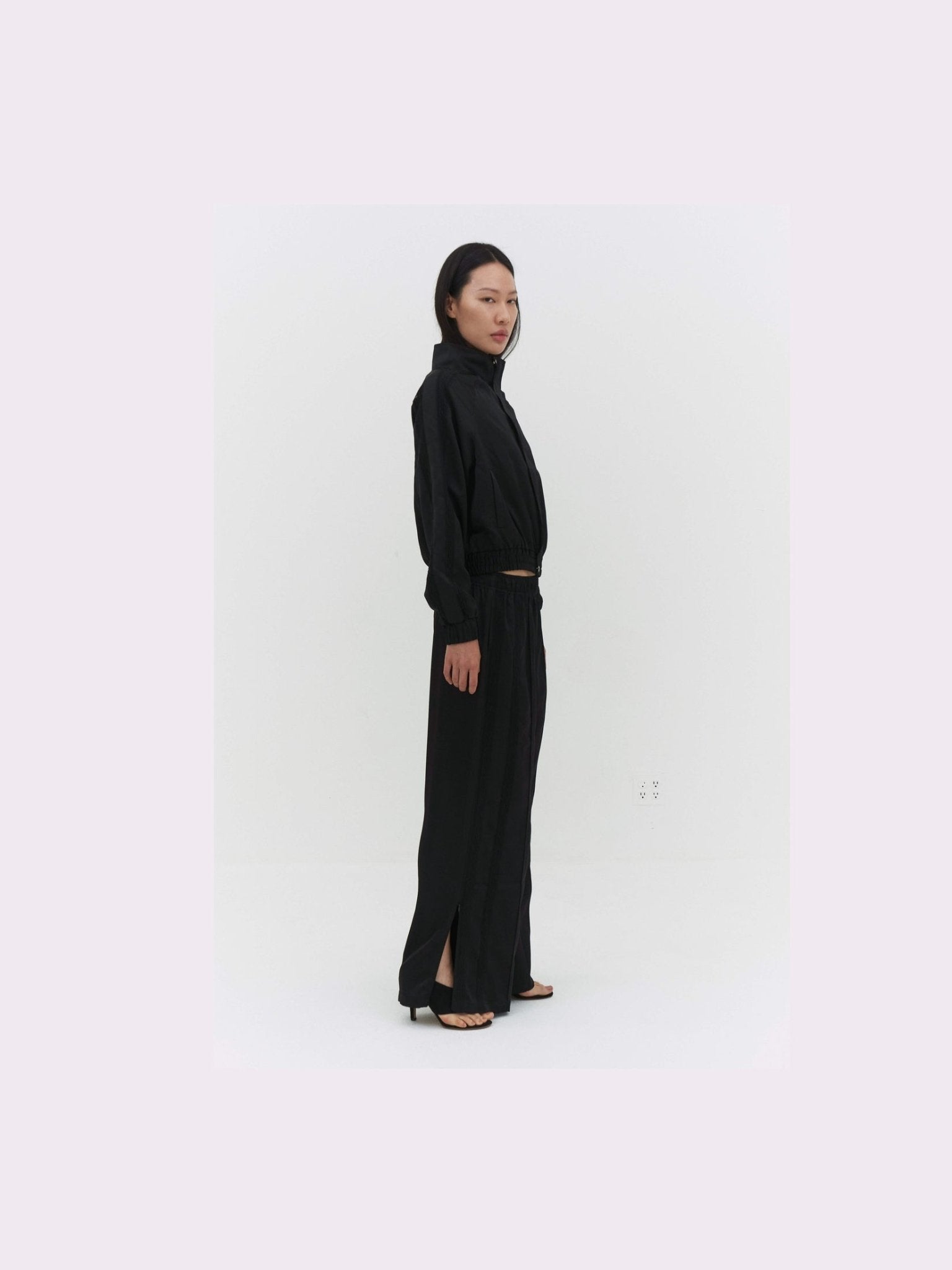 LEISEU TRACK JACKET IN BLACK - Courbe et Compagnie