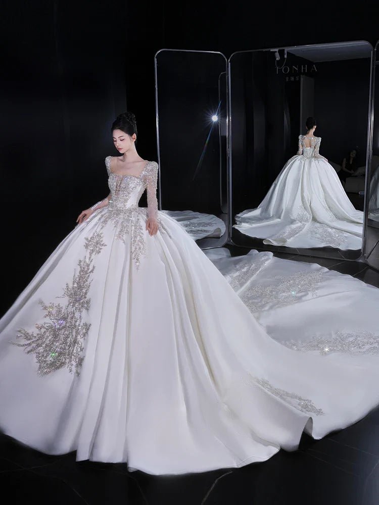 Luxurious Satin Wedding Dress EDW321 - Courbe et Compagnie