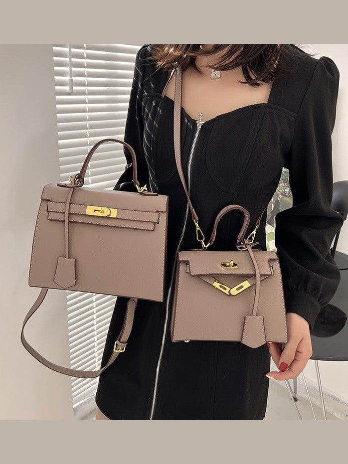 Luxury Cowgirl Kelly Purse – Trendy, High-Fashion Leather Handbag with Adjustable Strap - Courbe et Compagnie