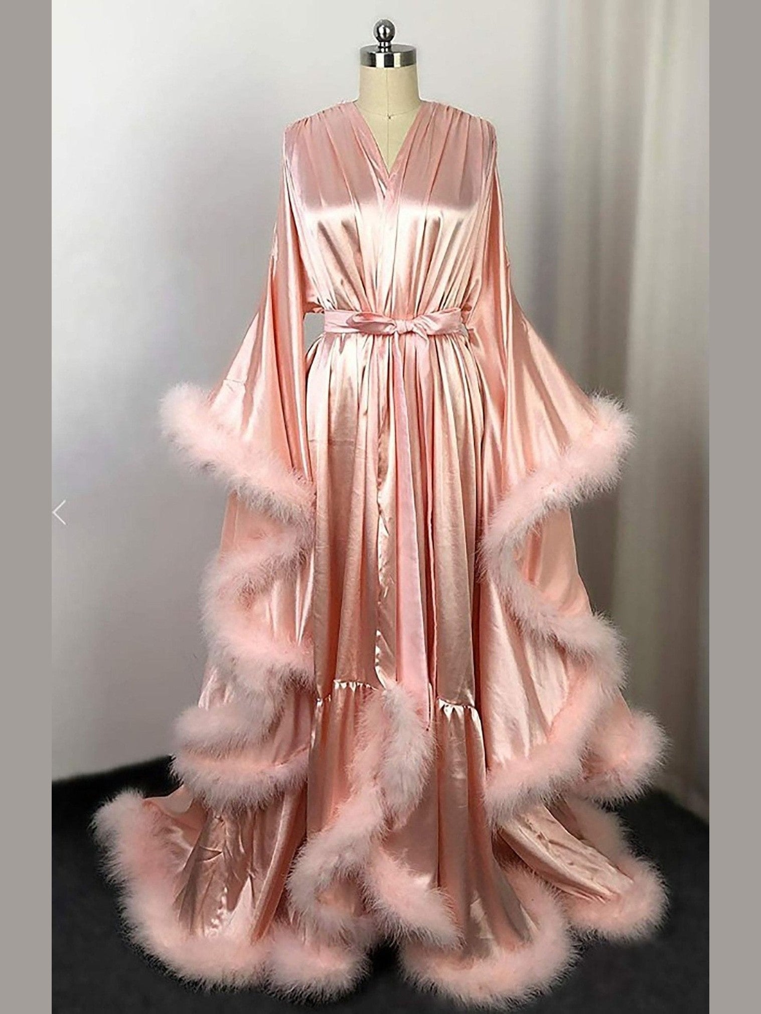Luxury Satin Feather Bridal Robe | Victorian Style Wedding & Photoshoot Robe - Courbe et Compagnie