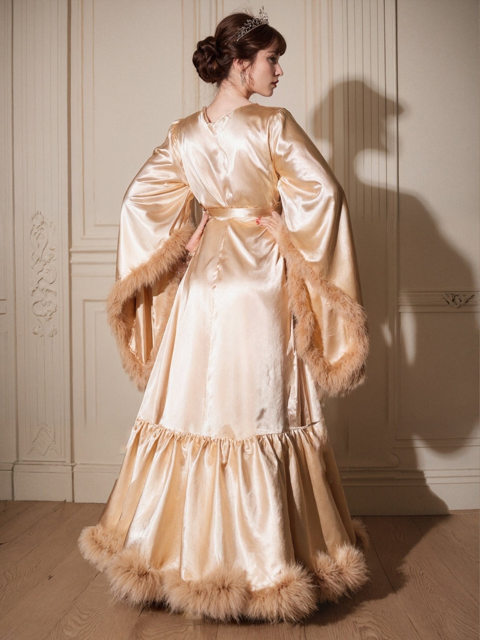 Luxury Satin Feather Bridal Robe | Victorian Style Wedding & Photoshoot Robe - Courbe et Compagnie
