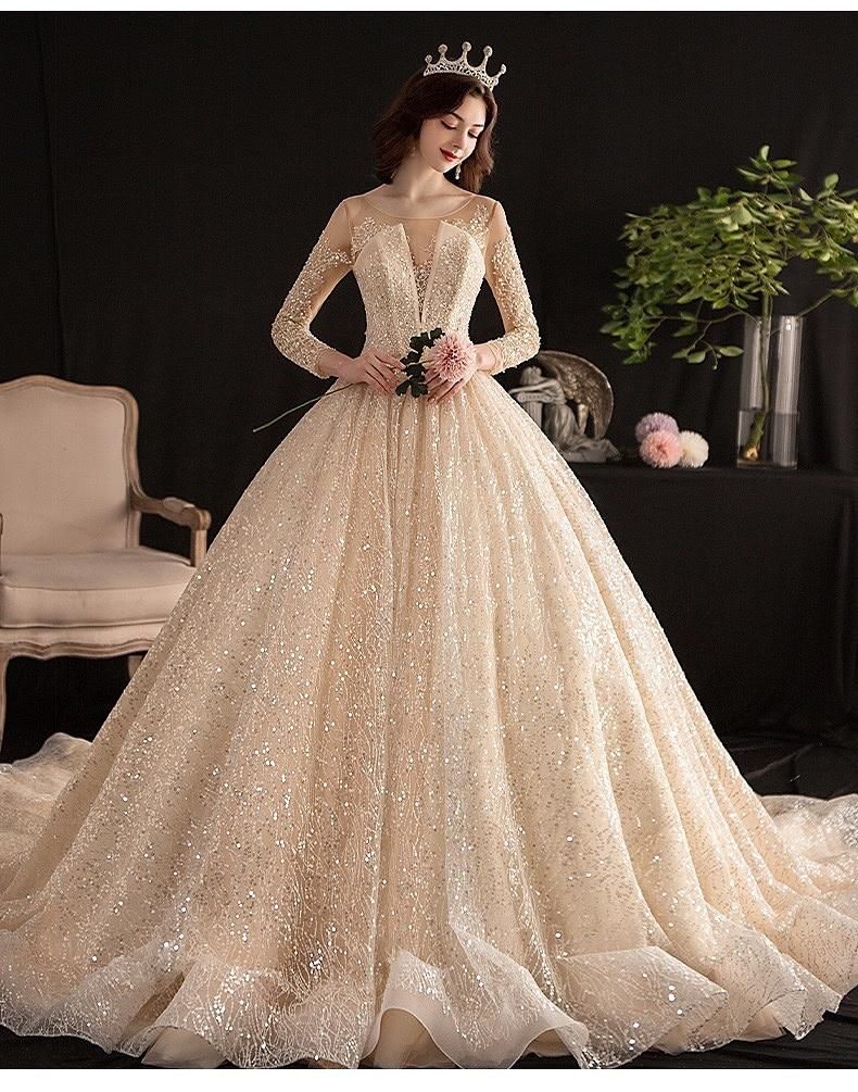 Luxury Shiny Wedding Dress with Long Sleeves ED675 - Courbe et Compagnie