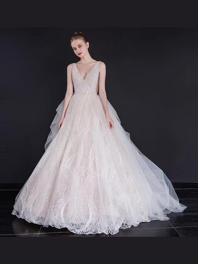 Luxury Wedding Dress Backless with Pearl Beads - Courbe et Compagnie