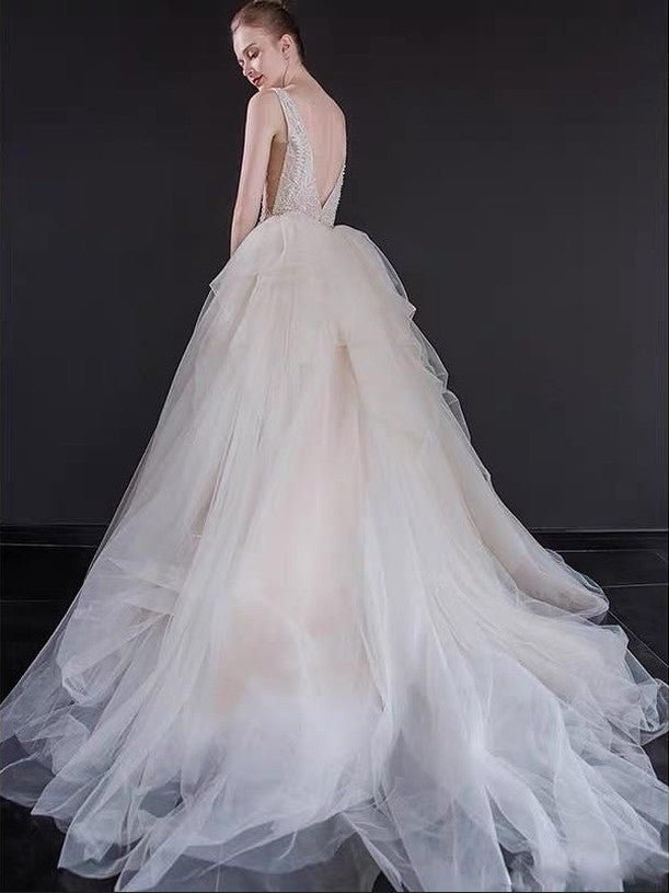 Luxury Wedding Dress Backless with Pearl Beads - Courbe et Compagnie