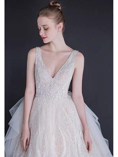 Luxury Wedding Dress Backless with Pearl Beads - Courbe et Compagnie