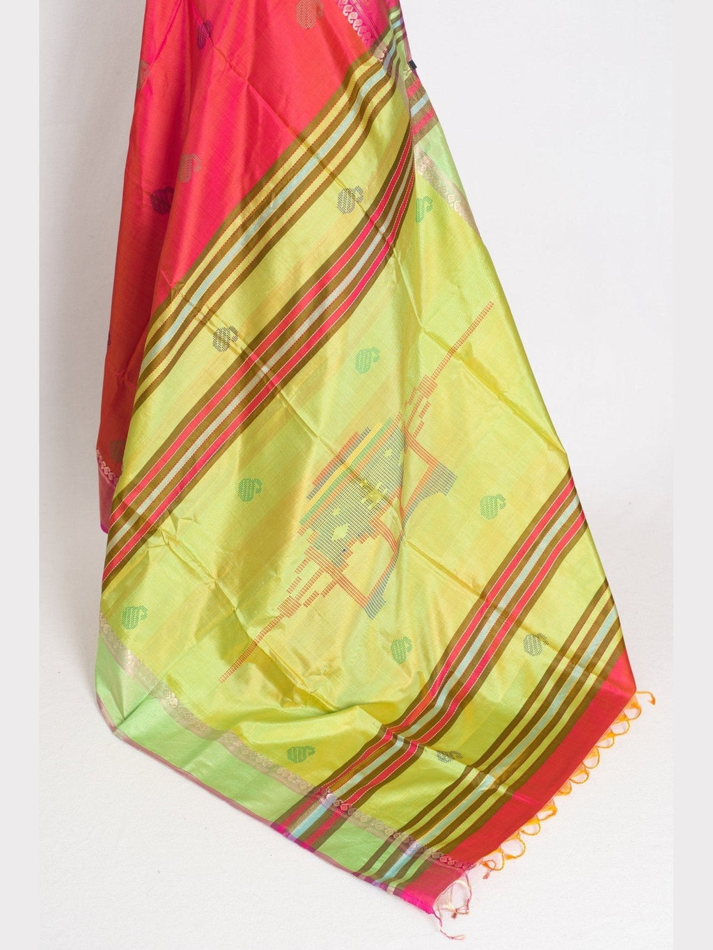 Malini : Bishnupur Katan Silk Saree in Peach Orange and Green - Courbe et Compagnie