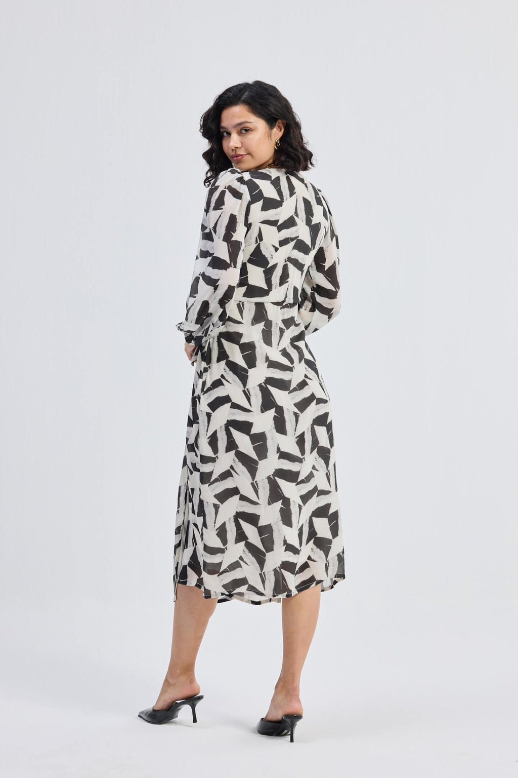 Midi Wrap Dress in Abstract Mosaic - Courbe et Compagnie