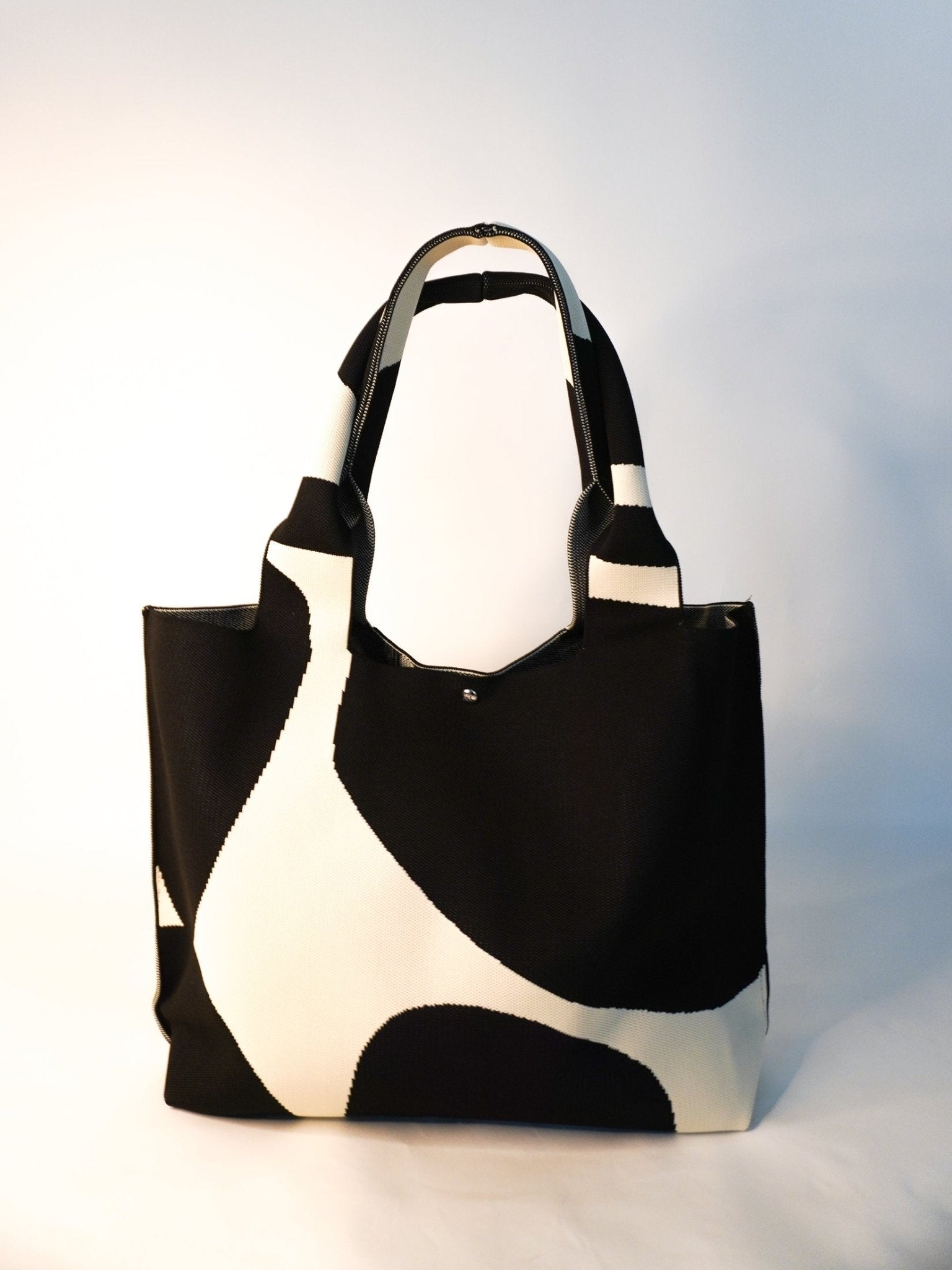 MOOdy Black Signature Tote - Courbe et Compagnie