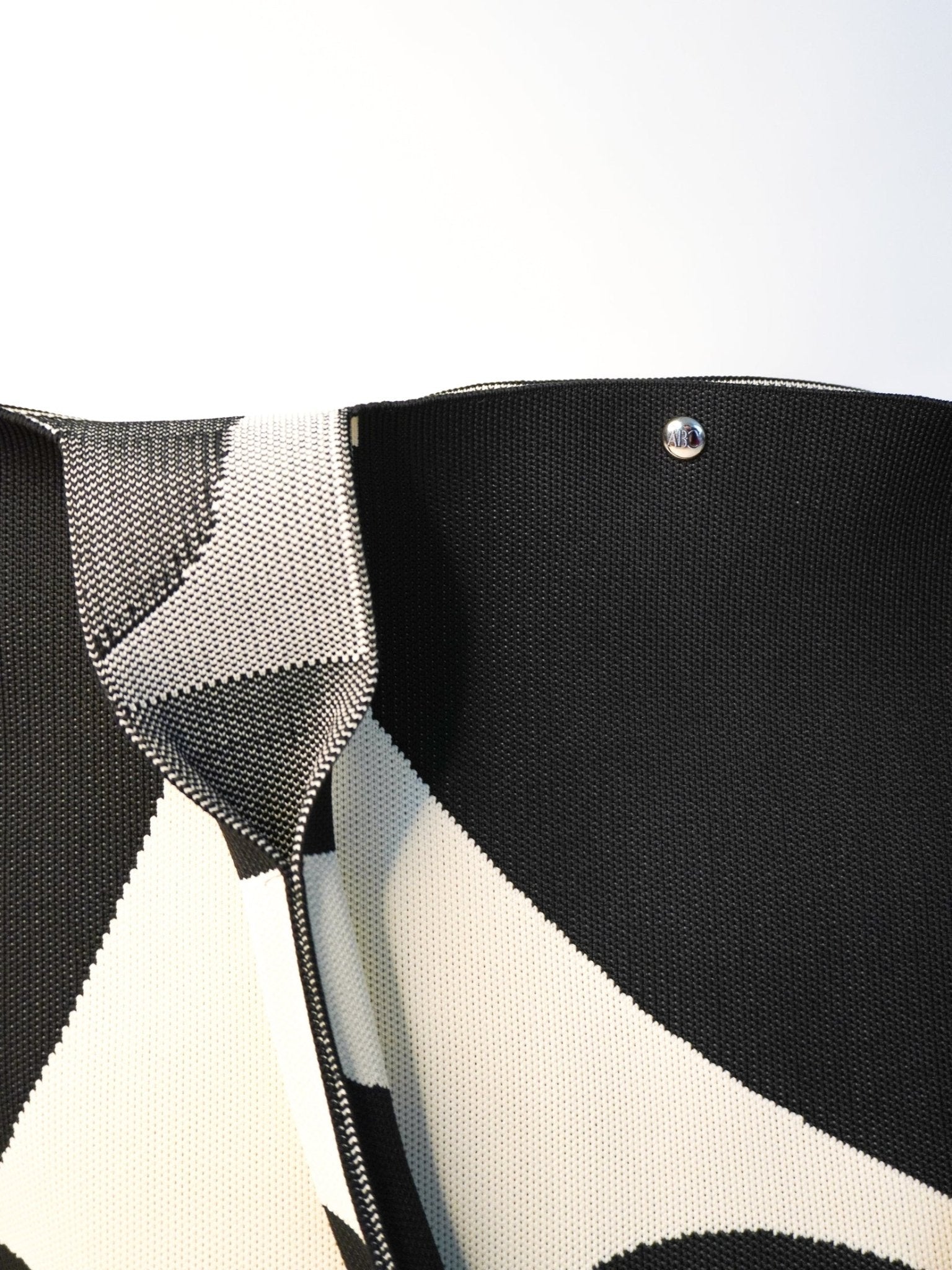 MOOdy Black Signature Tote - Courbe et Compagnie