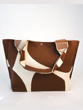 MOOdy Latte Signature Tote - Courbe et Compagnie
