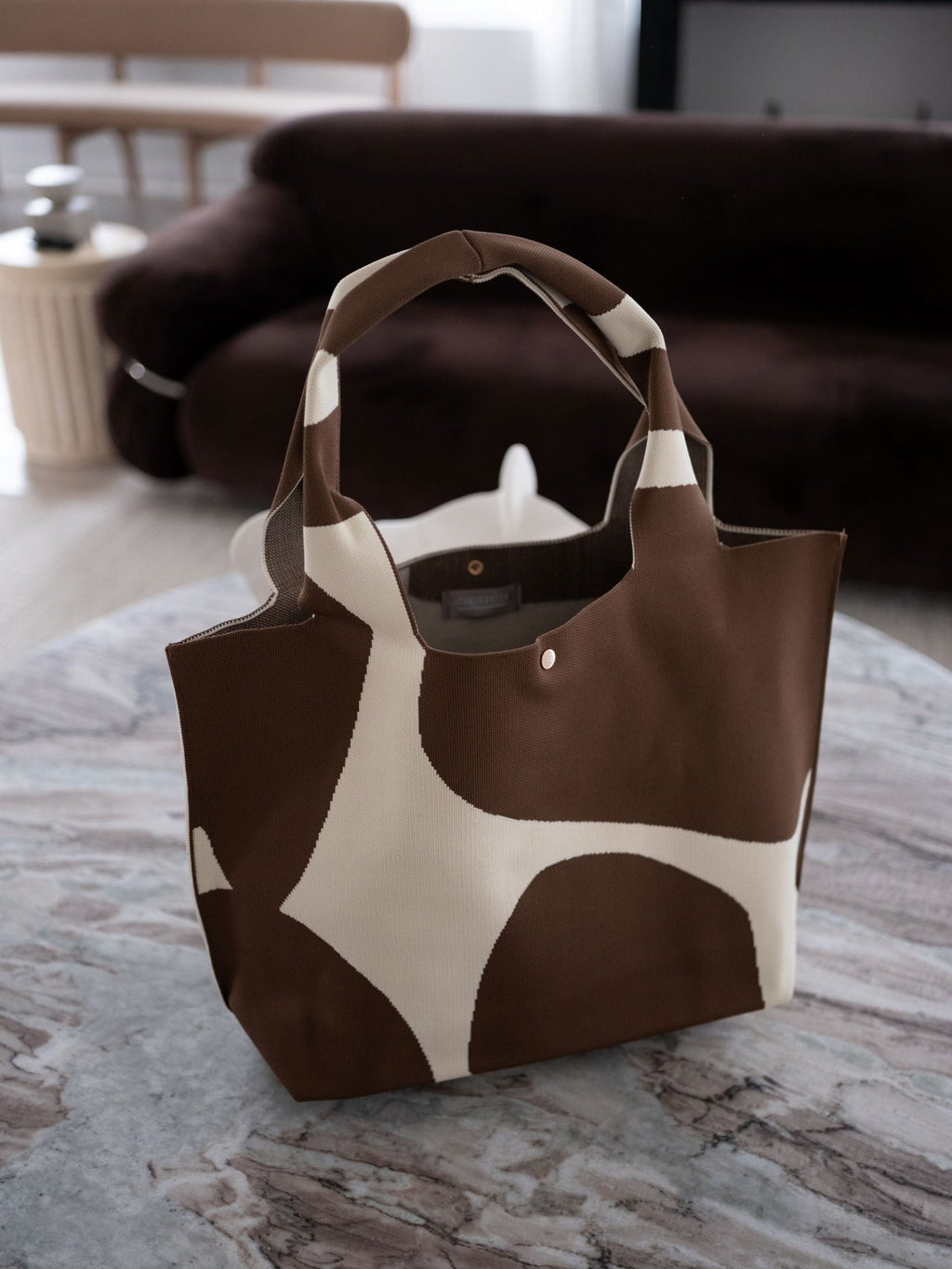 MOOdy Latte Signature Tote - Courbe et Compagnie