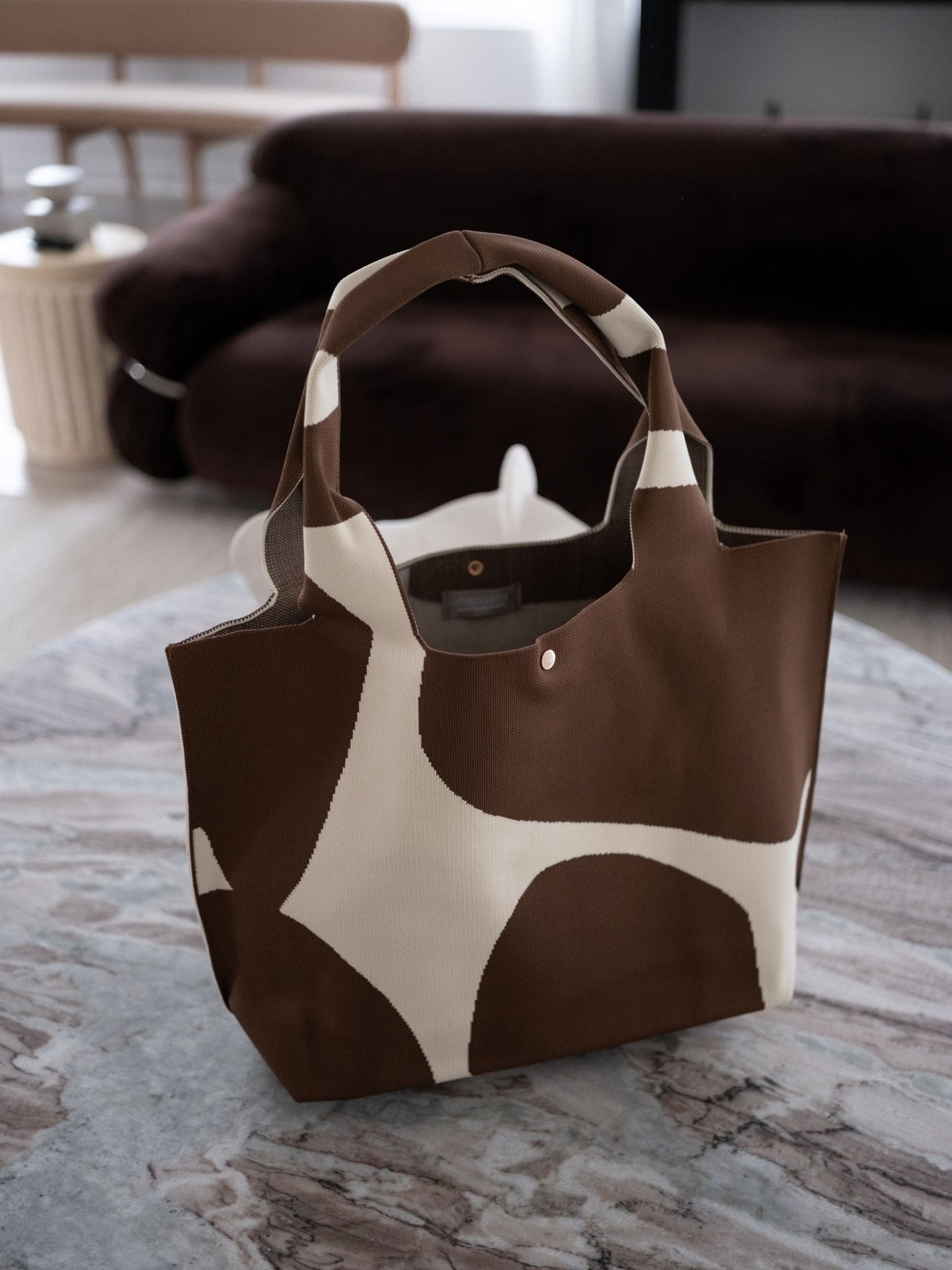 MOOdy Latte Signature Tote - Courbe et Compagnie