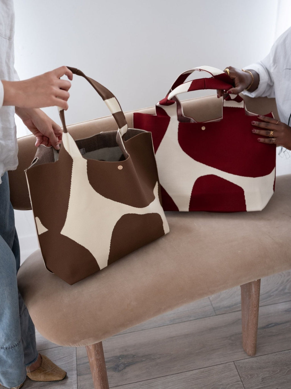 MOOdy Latte Signature Tote - Courbe et Compagnie