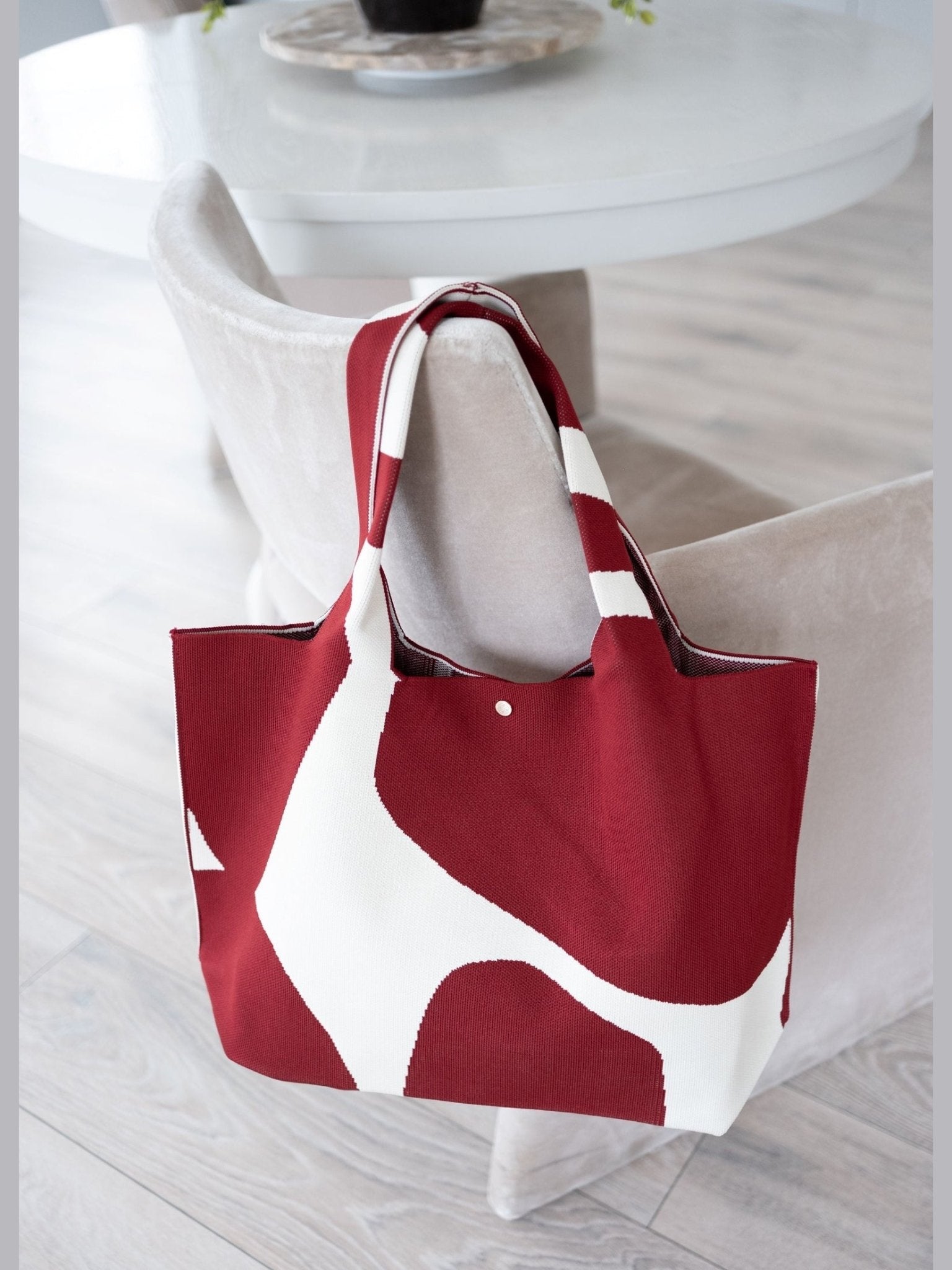MOOdy Red Blend Signature Tote - Courbe et Compagnie