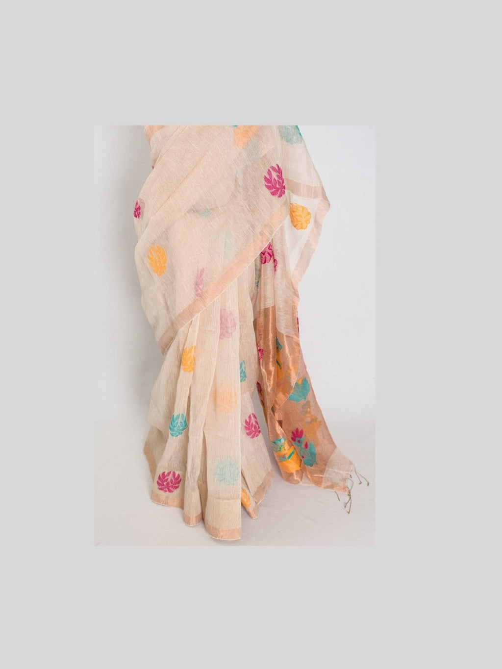 Mou: Beige & Gold Bengal Silk Linen Saree | Elegant Festive Wear - Courbe et Compagnie