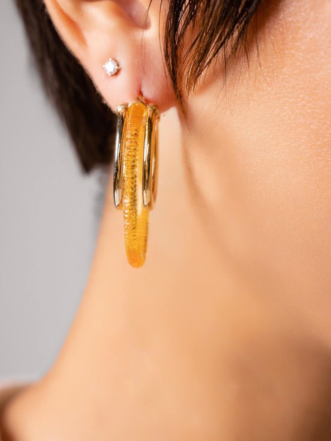 Multi Lucite Hoop Earrings - Courbe et Compagnie