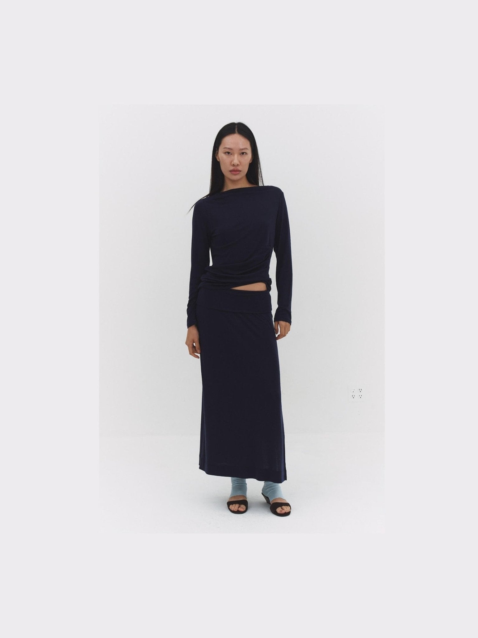 NARAE LONG SLEEVE TOP IN NAVY - Courbe et Compagnie