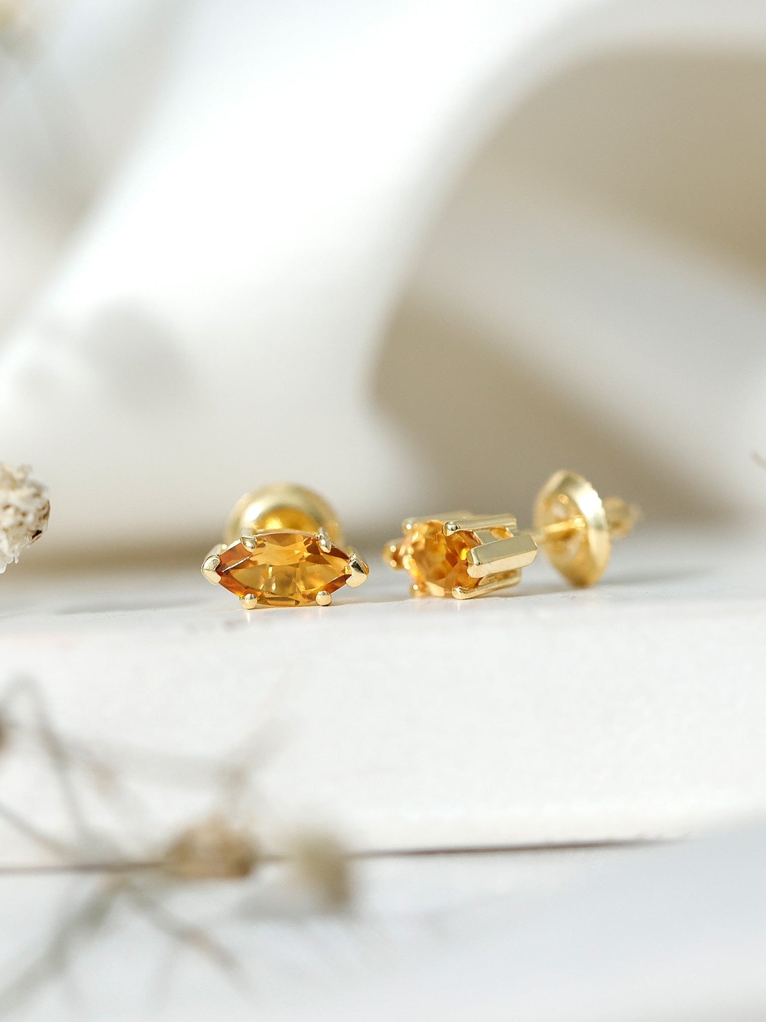Natural 1.48 Carat Marquise Cut Citrine Stud Earrings - Courbe et Compagnie