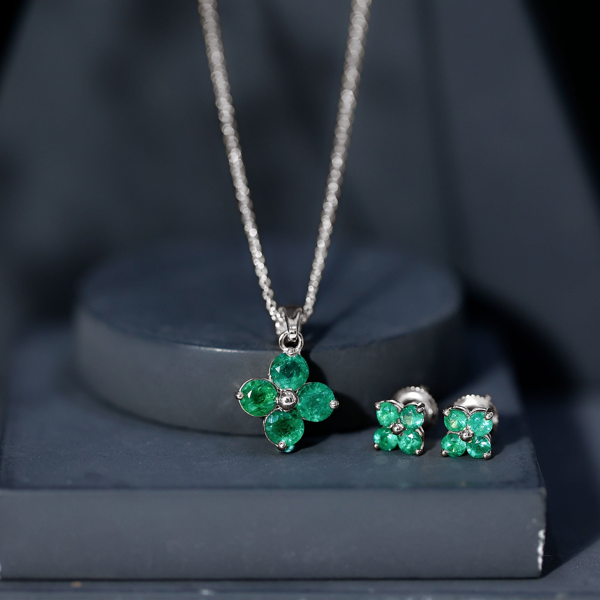 Natural Emerald Clover Jewelry Set for Women - Courbe et Compagnie