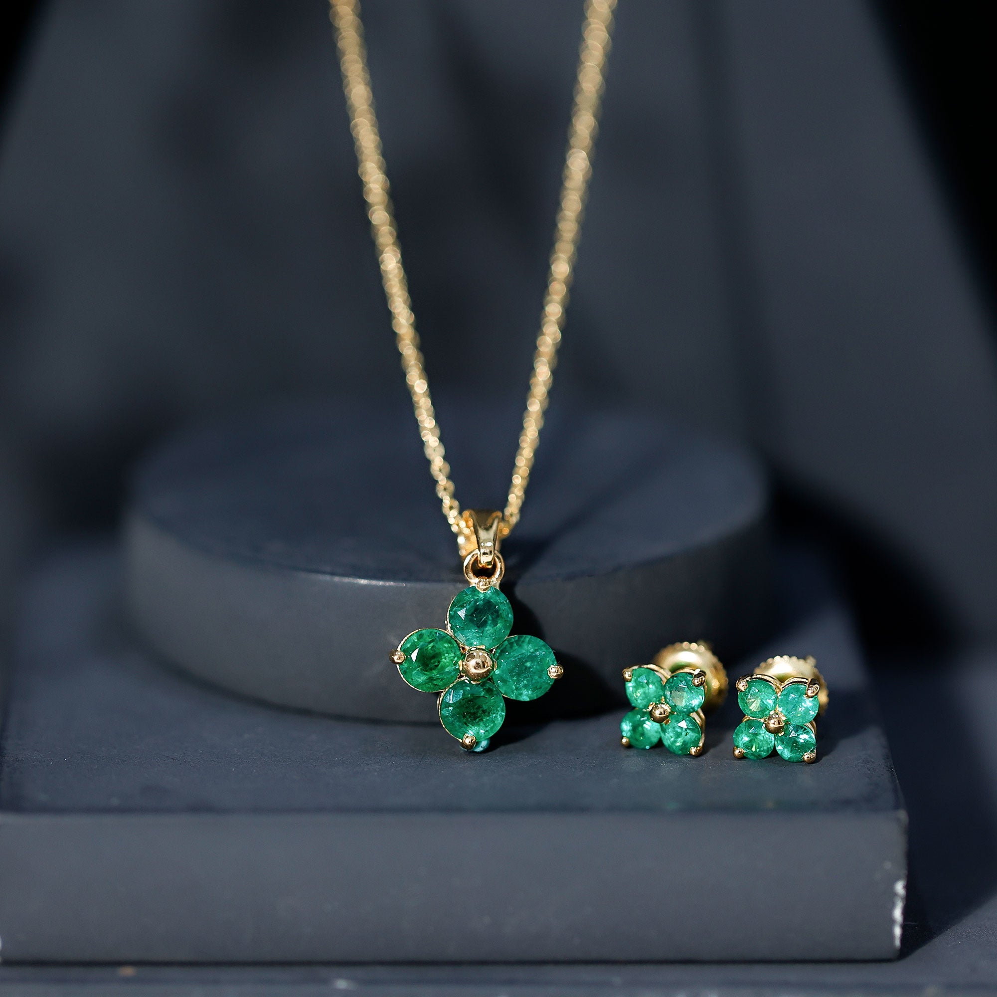 Natural Emerald Clover Jewelry Set for Women - Courbe et Compagnie