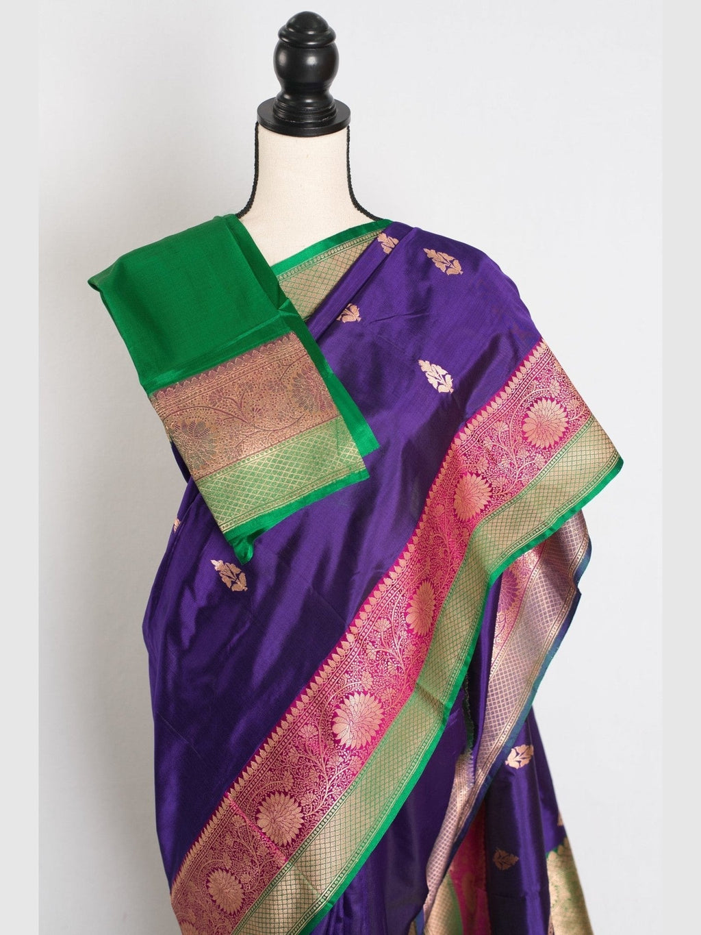 Nayana : Silk Mark Certified Purple Katan Banarasi Saree - Courbe et Compagnie