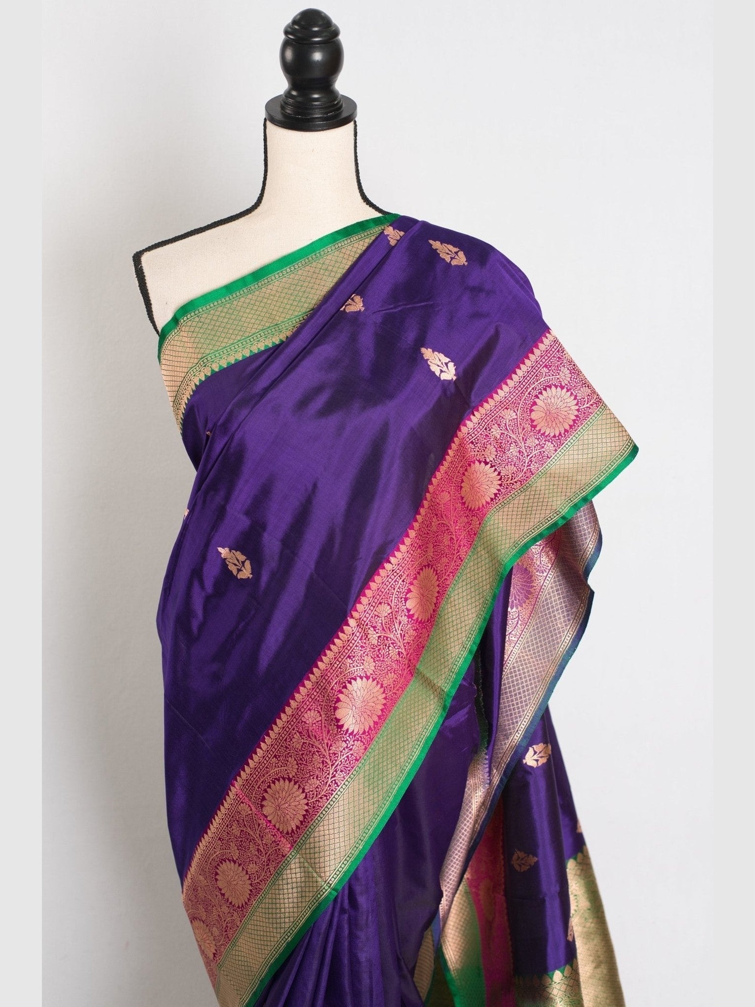 Nayana : Silk Mark Certified Purple Katan Banarasi Saree - Courbe et Compagnie