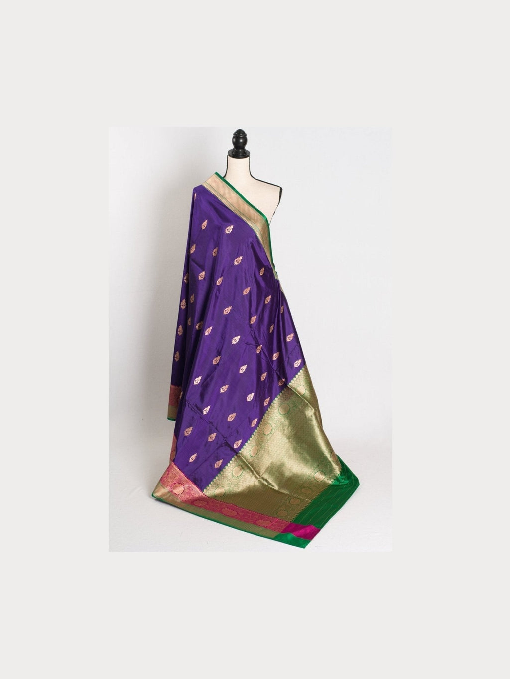 Nayana : Silk Mark Certified Purple Katan Banarasi Saree - Courbe et Compagnie