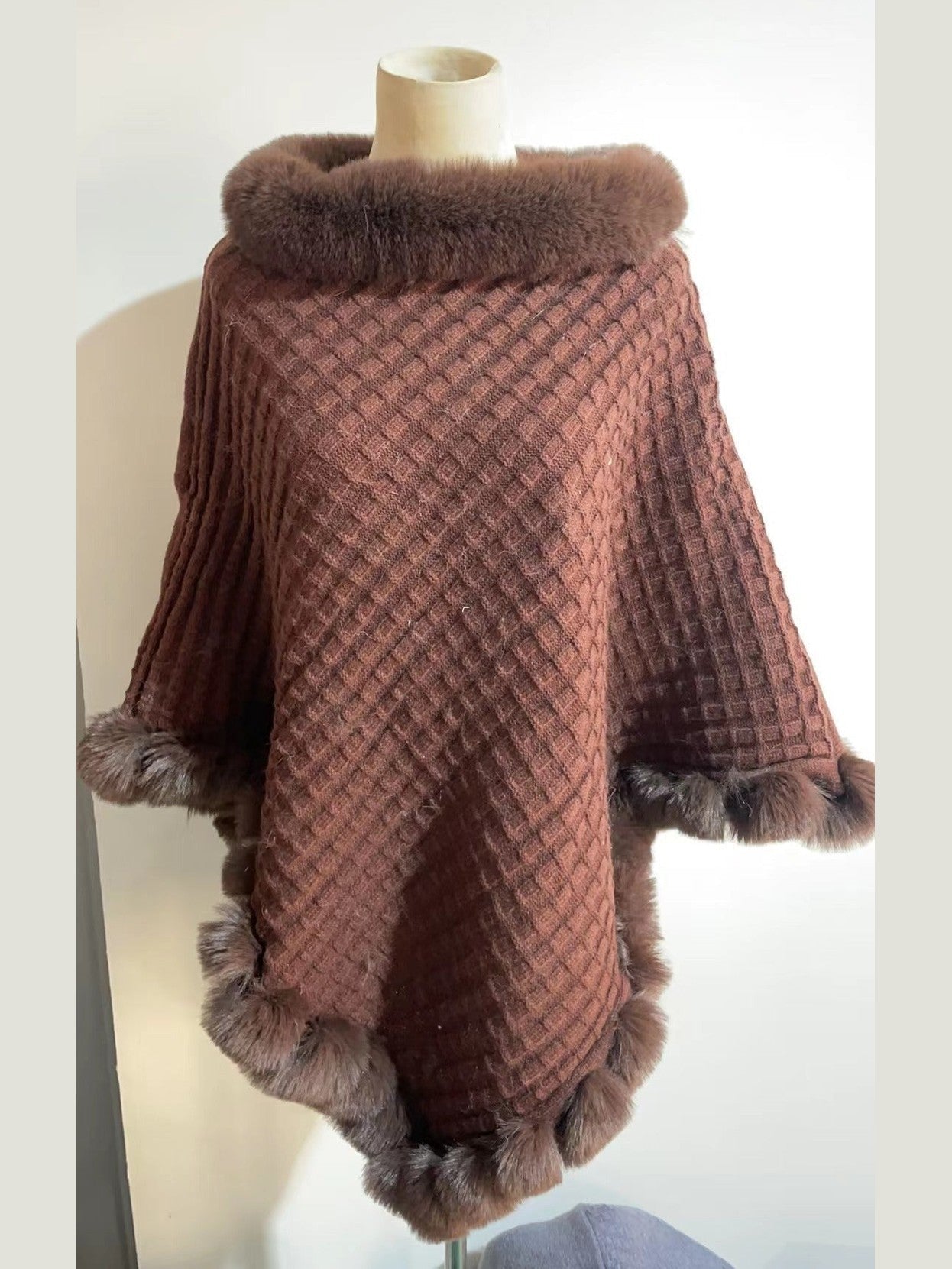 New Luxury Rabbit Fur Collar Shawl Cape for women Elegant Autumn Winter Fashion - Courbe et Compagnie