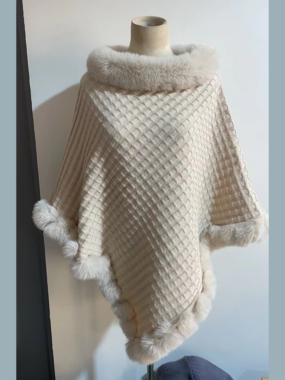 New Luxury Rabbit Fur Collar Shawl Cape for women Elegant Autumn Winter Fashion - Courbe et Compagnie