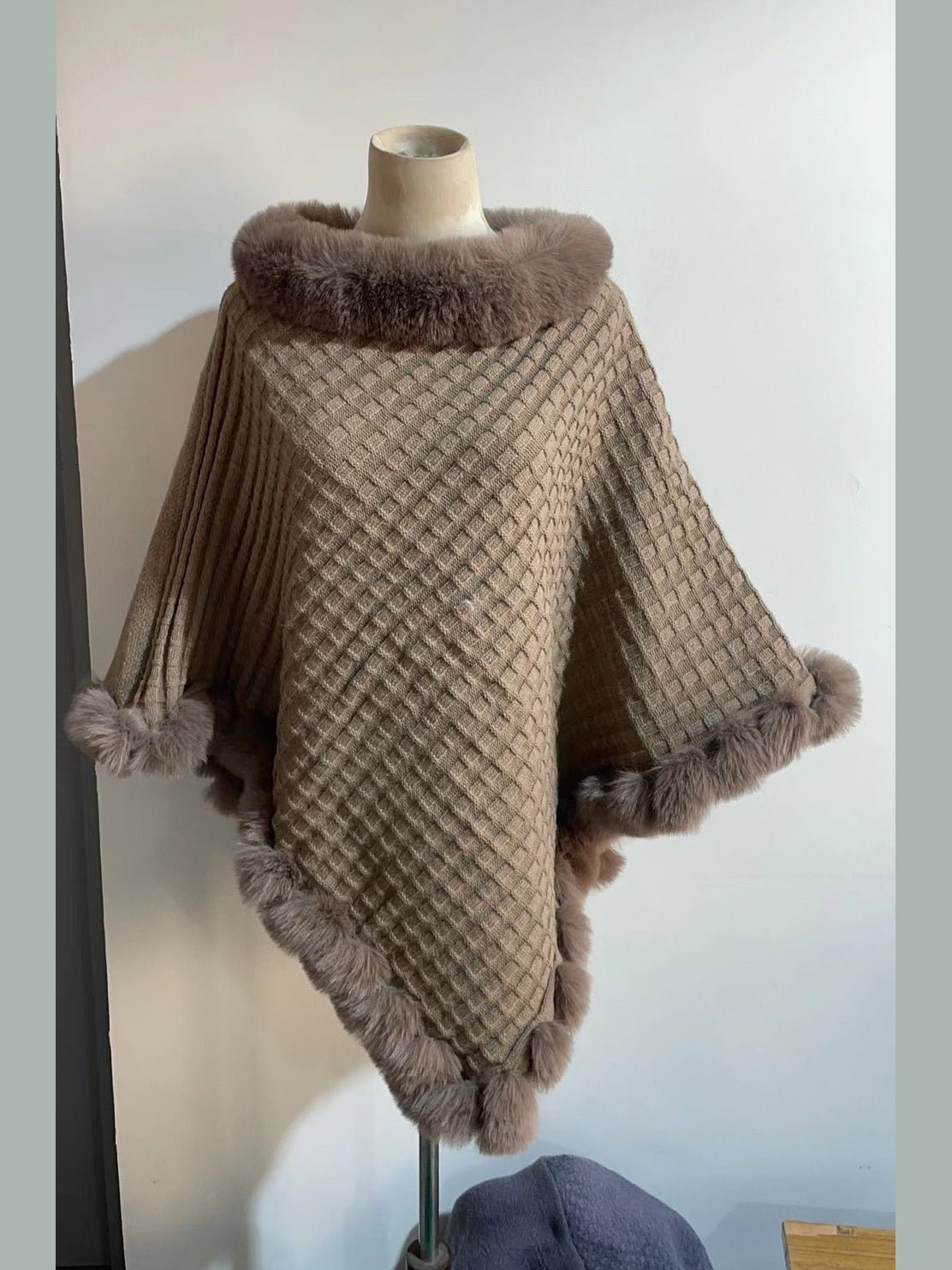 New Luxury Rabbit Fur Collar Shawl Cape for women Elegant Autumn Winter Fashion - Courbe et Compagnie