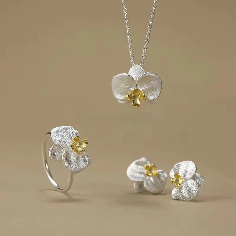 Orchid Stud Earrings - Courbe et Compagnie