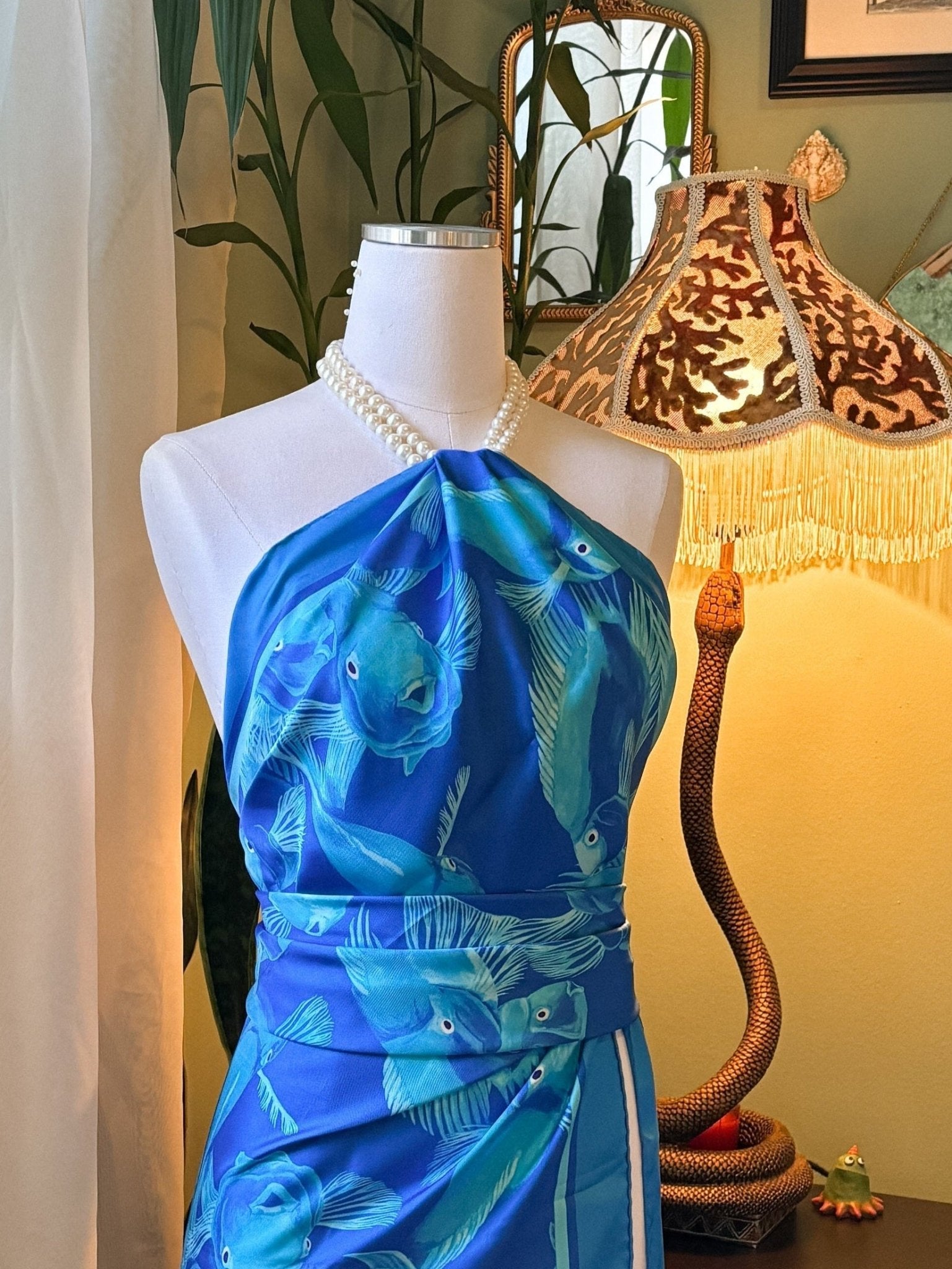 Parrots of Paradise Silk Scarf - Blue - Courbe et Compagnie