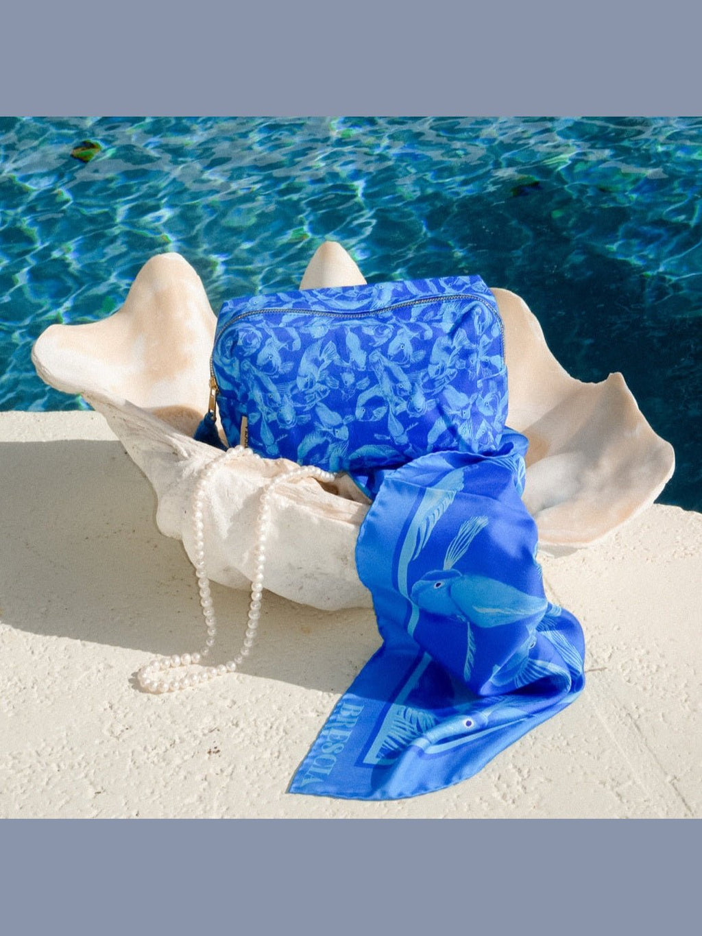Parrots of Paradise Silk Scarf - Blue - Courbe et Compagnie