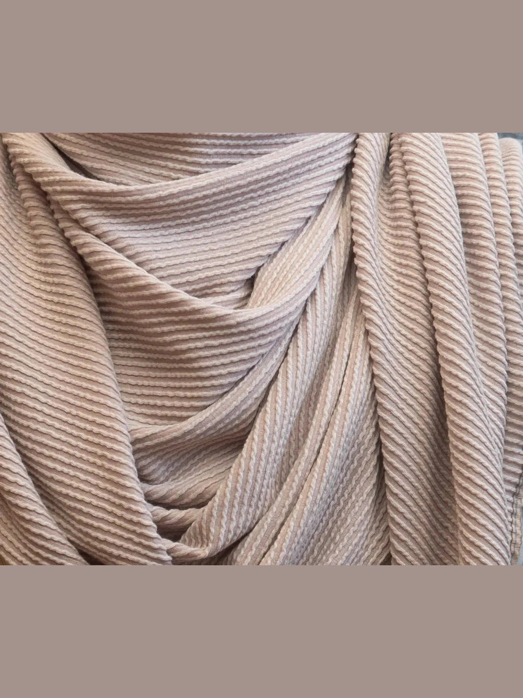Pearl DNA Scarf - Courbe et Compagnie