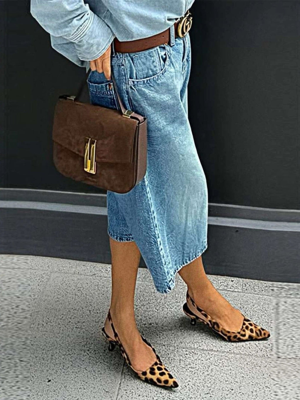 Plus Size Cropped Straight Leg Pants For Women With Button Details Polyester - Courbe et Compagnie