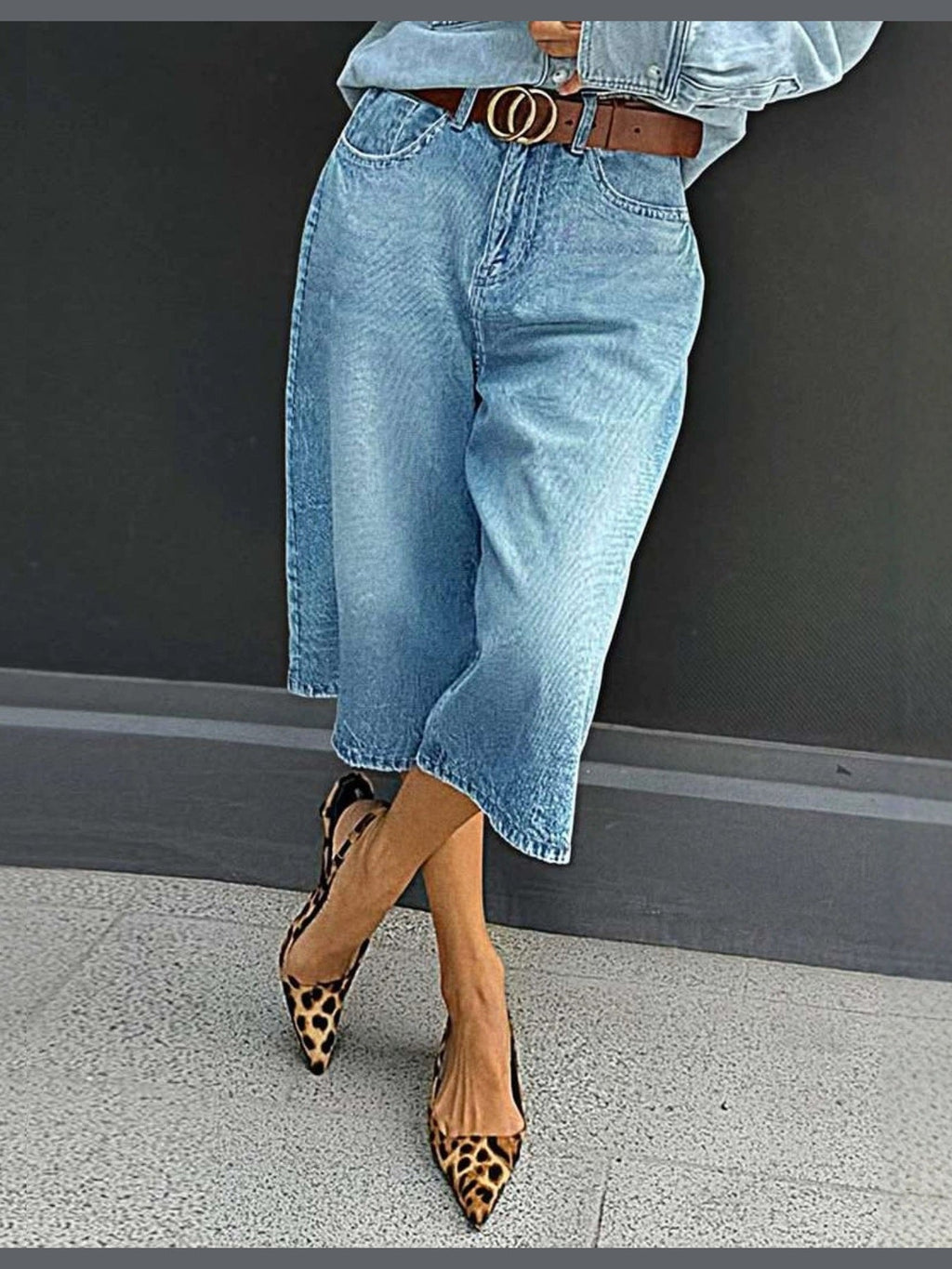 Plus Size Cropped Straight Leg Pants For Women With Button Details Polyester - Courbe et Compagnie
