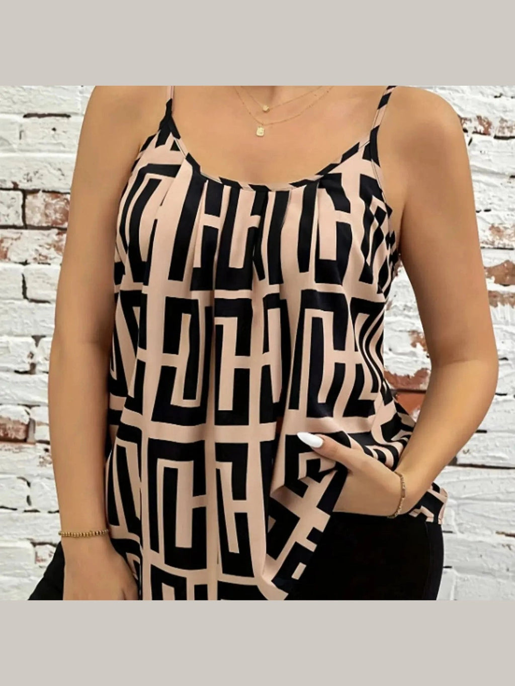 Plus Size Elegant Contrast Printed Suspender Tops - Courbe et Compagnie